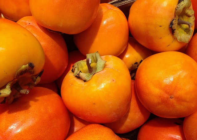 Persimmons: The Puzzling Fruit That Can Leave Your Mouth Dry